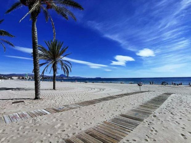 "Campello Beachside Duplex, Coastal Escape, Only 50 Meters From Sea" El Campello Kültér fotó